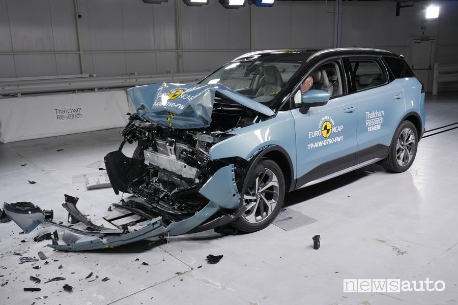 Aiways U5 distrutta dopo l'urto frontale nei crash test Euro NCAP