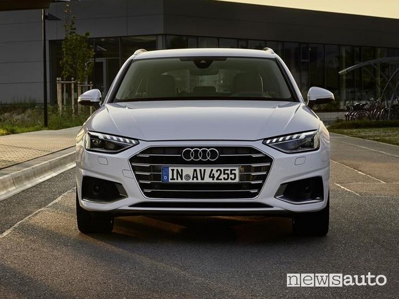 Mascherina anteriore Audi A4 Avant g-tron