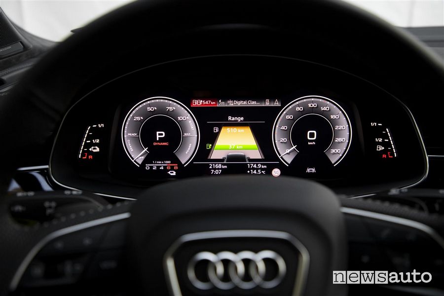 Quadro strumenti digitale Virtual Cockpit Audi Q7 TFSI e quattro SUV plug-in