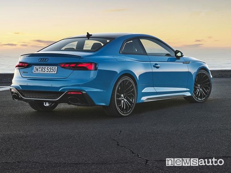 Vista posteriore Audi RS5 Coupè