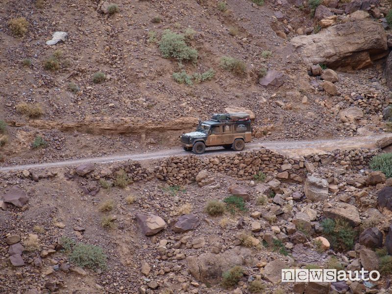 Land Rover Defender alla Budapest-Bamako