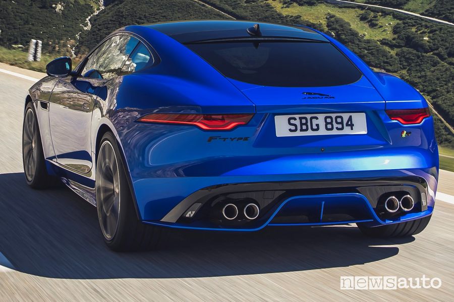 Scarico e estrattore posteriore Jaguar F-Type R 2020