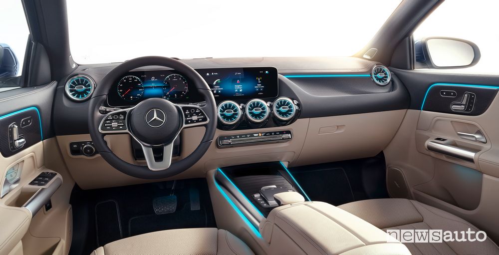 Interni, plancia strumenti Mercedes-Benz GLA 2020
