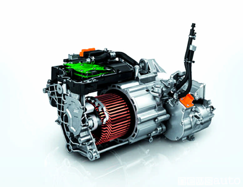 Motore di un'auto elettrica Peugeot e-208