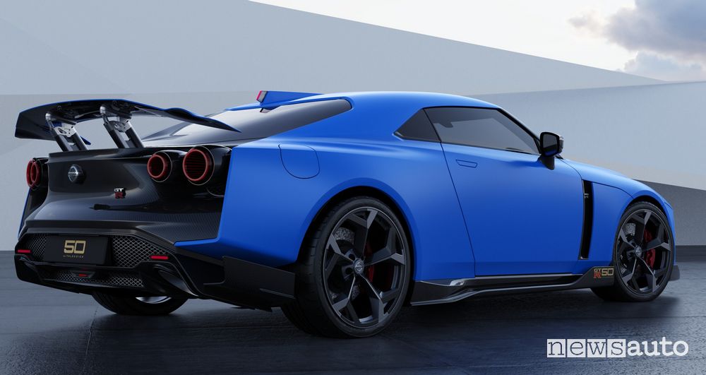 Vista laterale Nissan GT-R50 by Italdesign rendering Blue