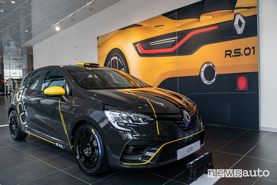 Vista anteriore Renault Clio Rally R5