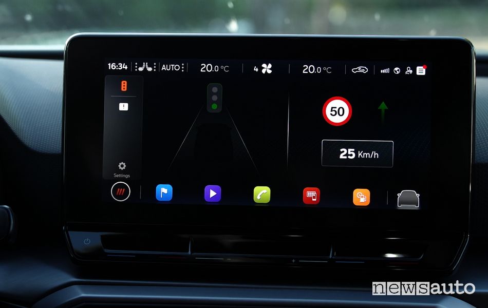 info sui semafori sul display dell'auto