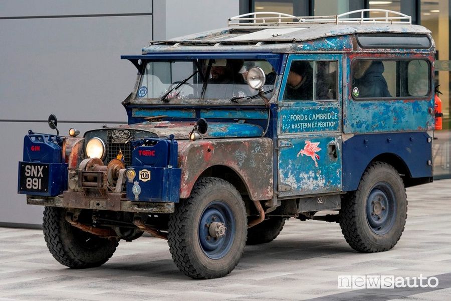 Land Rover Defender vecchia Serie I Spedizione Last Overland 2019