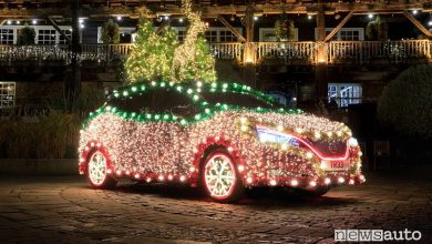 Luminarie di Natale Nissan Leaf