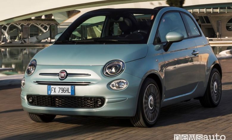Vista anteriore Fiat 500 cabrio Hybrid Launch Edition