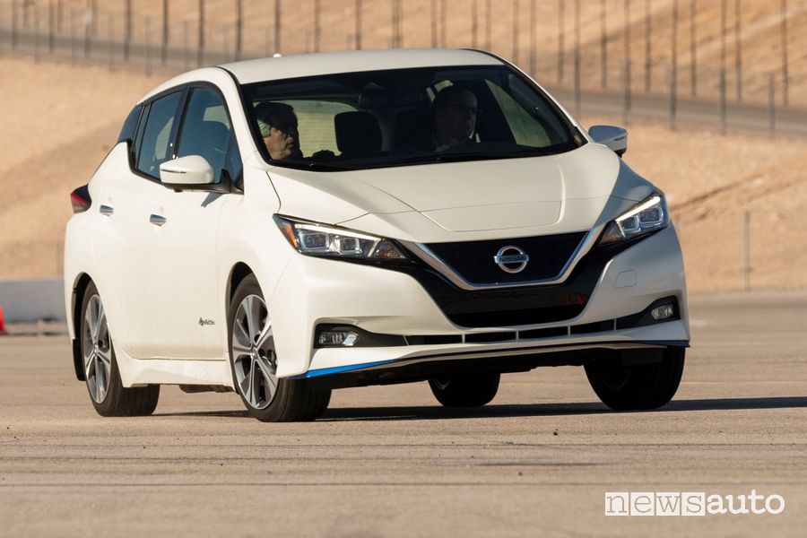Nissan Leaf elettrica trazione integrale e-4ORCE