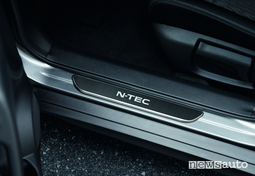 Battitacco illuminato Nissan X-Trail N-Tec
