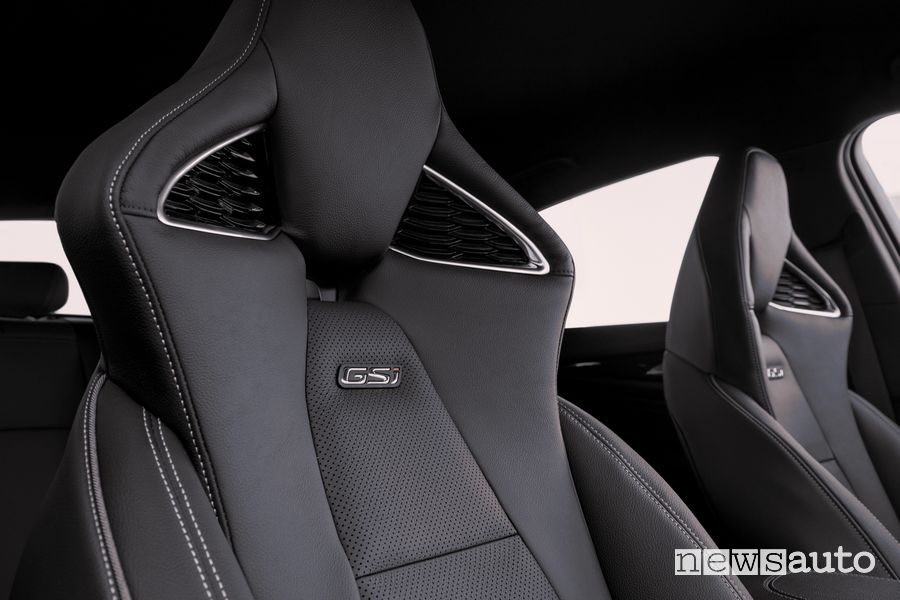 Sedili sportivi Opel Insignia GSi 2020