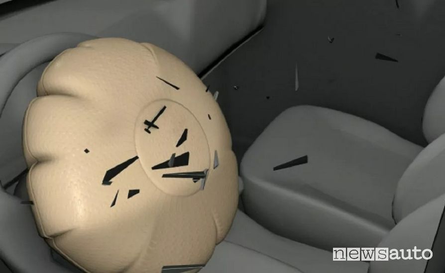 schegge mortali esplosione airbag difettosi Takata