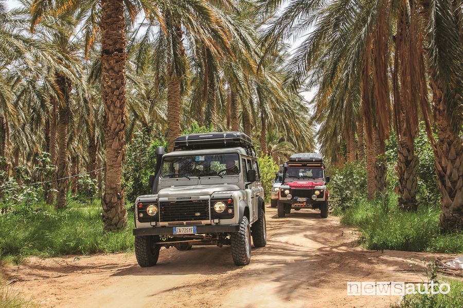 Land Rover Defender in viaggio Tunisia
