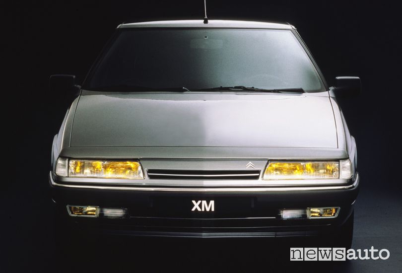 I fari ad ottica ellissoidale di Citroen XM