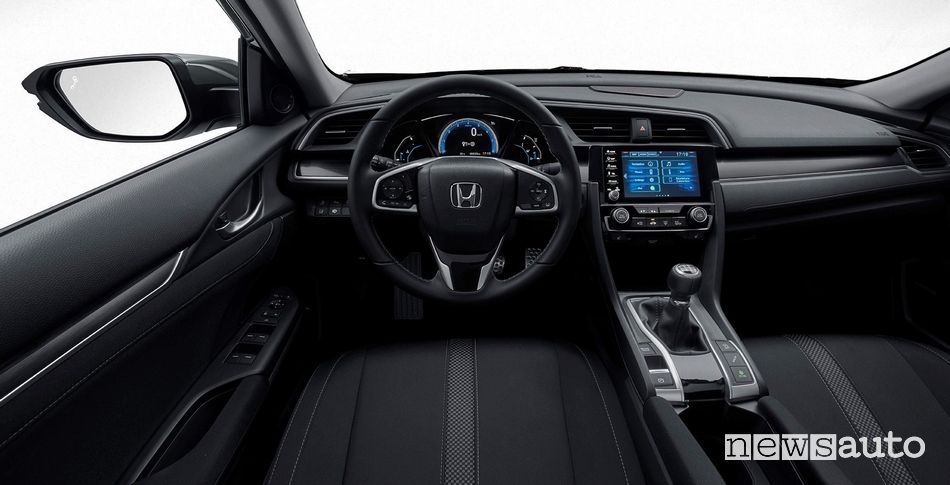 Interni, plancia strumenti Honda Civic 2020 con cambio manuale