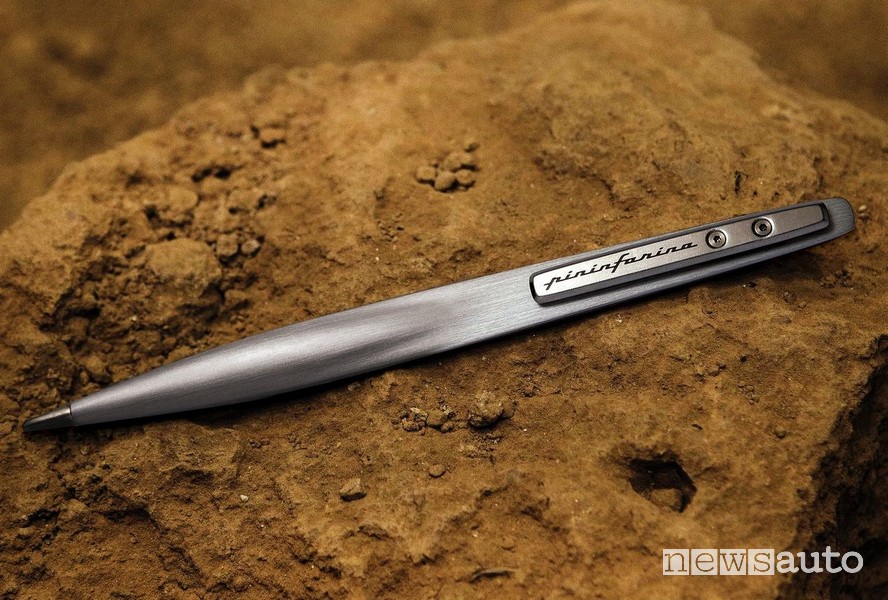 Penna stilografica Pininfarina Segno Space dal design futuristico