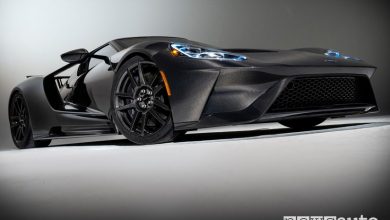 Vista di profilo Ford GT 2020 Liquid Carbon