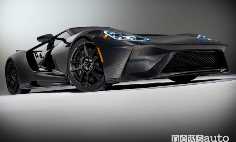 Vista di profilo Ford GT 2020 Liquid Carbon