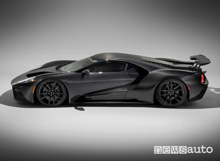 Vista laterale Ford GT 2020 Liquid Carbon