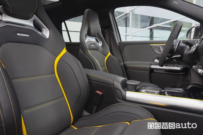 Sedili anteriori interni Mercedes-AMG GLA 45 S 4MATIC +