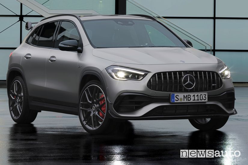 Vista anteriore Mercedes-AMG GLA 45 S 4MATIC+