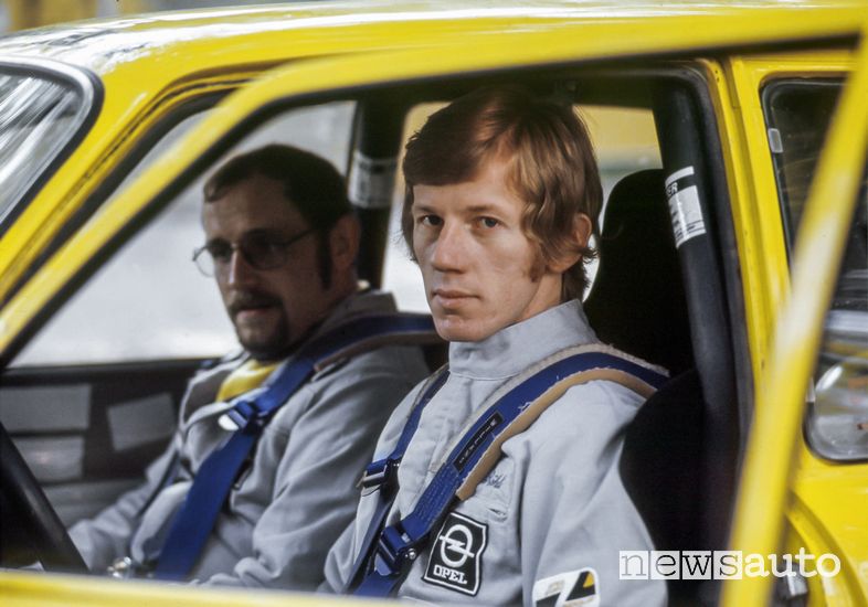 Walter Röhrl e Jochen Berger al volante dell'Opel Ascona SR rally