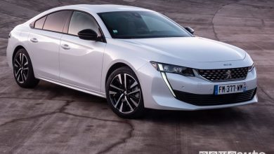 Vista d profilo Peugeot 508 Hybrid Plug-In