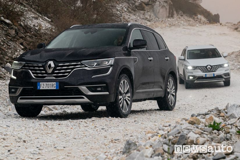 Renault Koleos Initiale Paris nella cava di Marmo di Carrara
