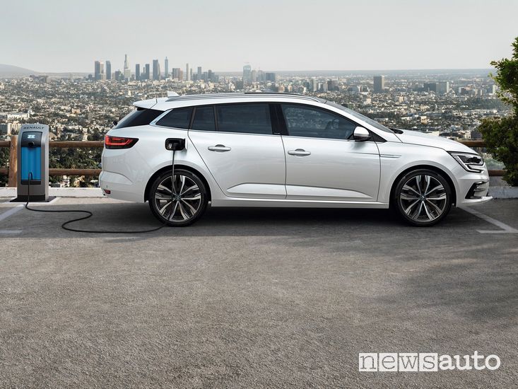 Ricarica da wallbox Renault Megane E-Tech Plug-in