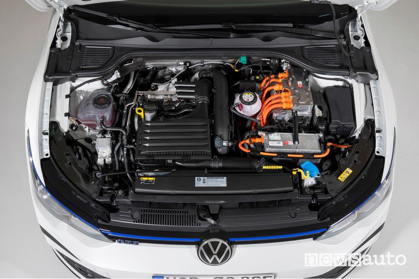 Vano motore ibrido plug-in Volkswagen Golf GTE PHEV 2020