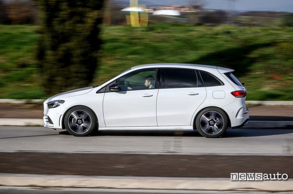 fiancata più armoniosa della Mercedes B180d 2020
