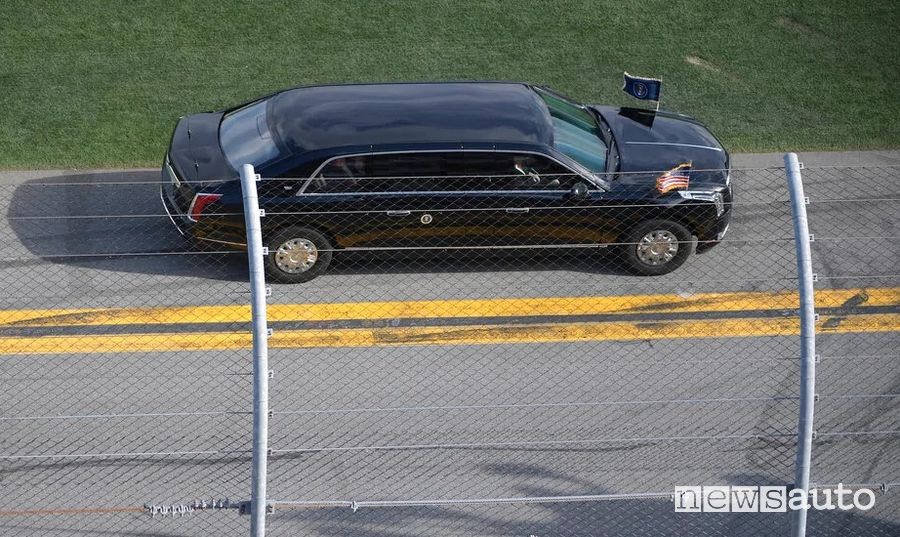 limousine presidenziale di Donald Trump sulla pista di Daytona