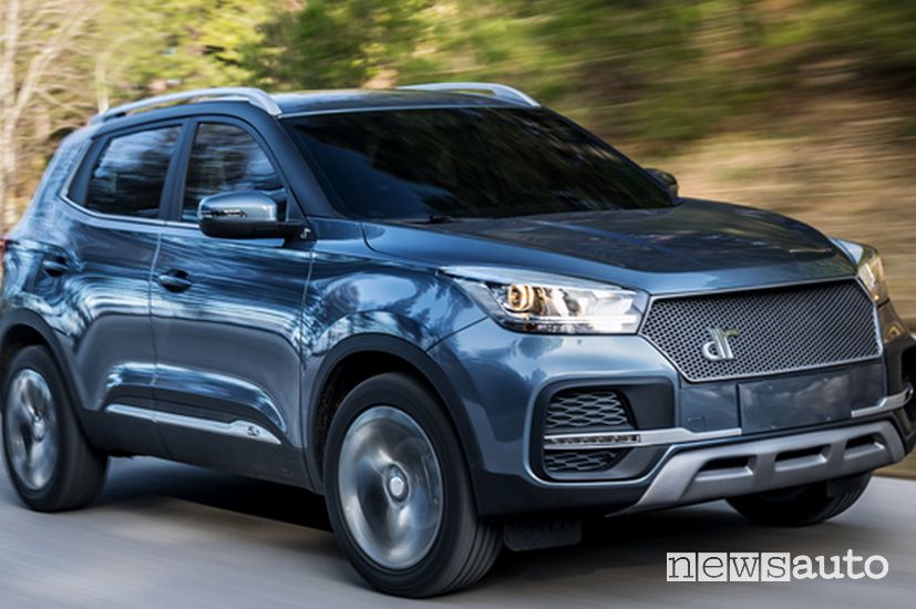 Vista di profilo DR 5.0 DR 5.0 suv economico con ottimo rapporto qualità/prezzo