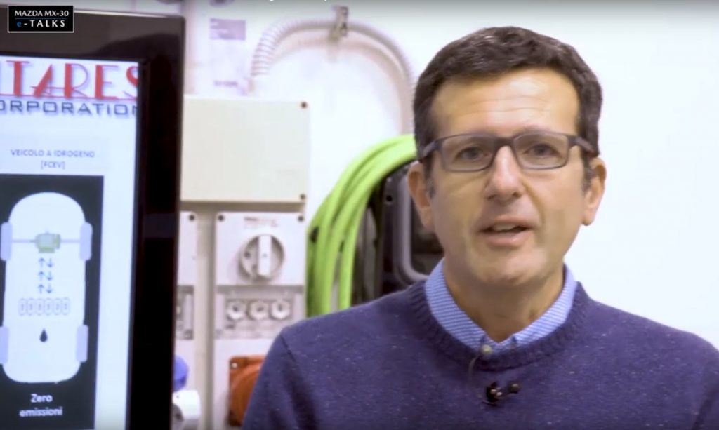  L'ingegner Luca Capomacchia di Mazda Italia ha parlato delle differenze dei vari powertrain elettrificati, dal leggero Mild Hybrid ai vari ibridi “Full”