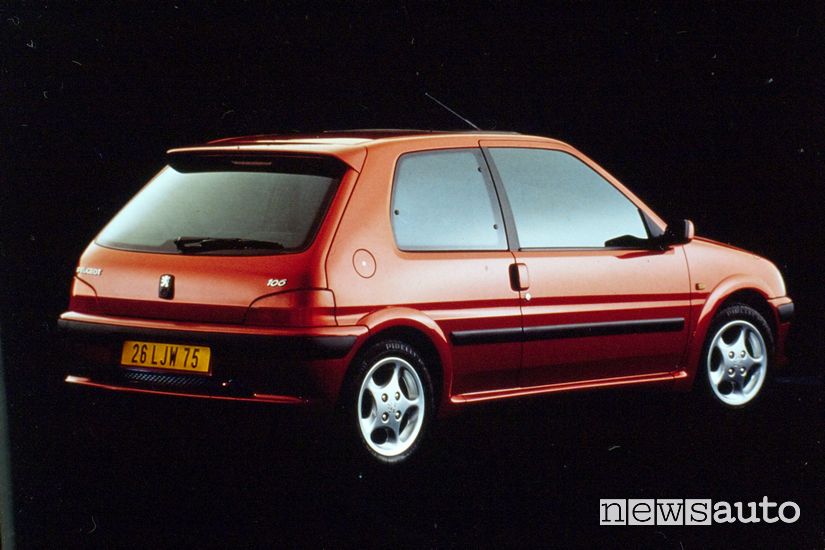 Vista posteriore, cerchi in lega Peugeot 106 GTI 16V del 1996