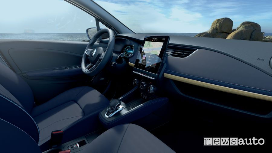 Interni pelle blunavy Renault Zoe Riviera serie speciale
