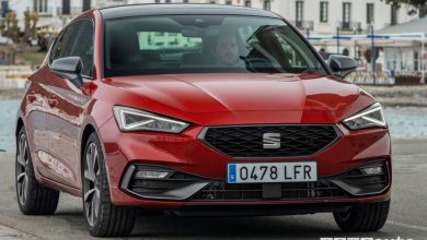 Vista anteriore Seat Leon FR rossa