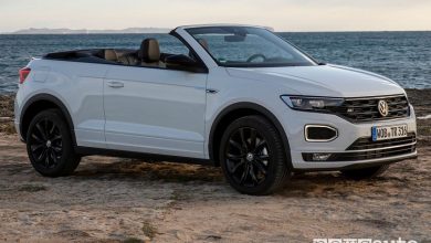 Vista di profilo Volkswagen T-Roc Cabriolet R-Line bianca