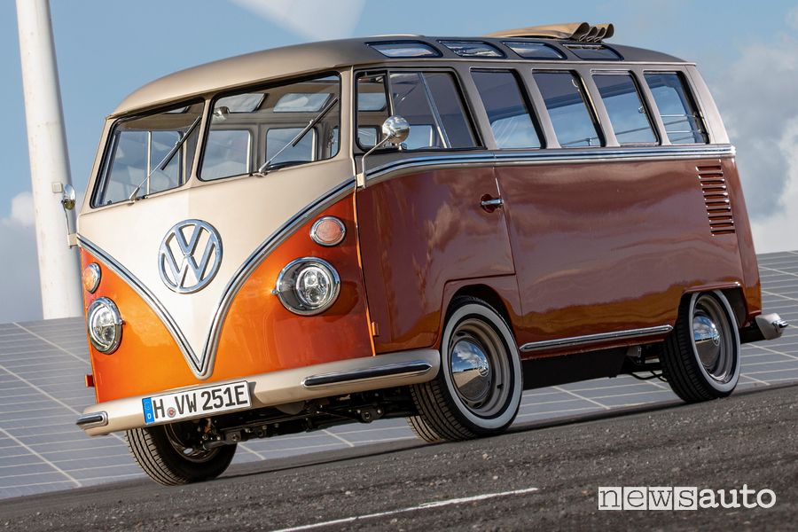 Vista di profilo Volkswagen e-Bulli elettrico