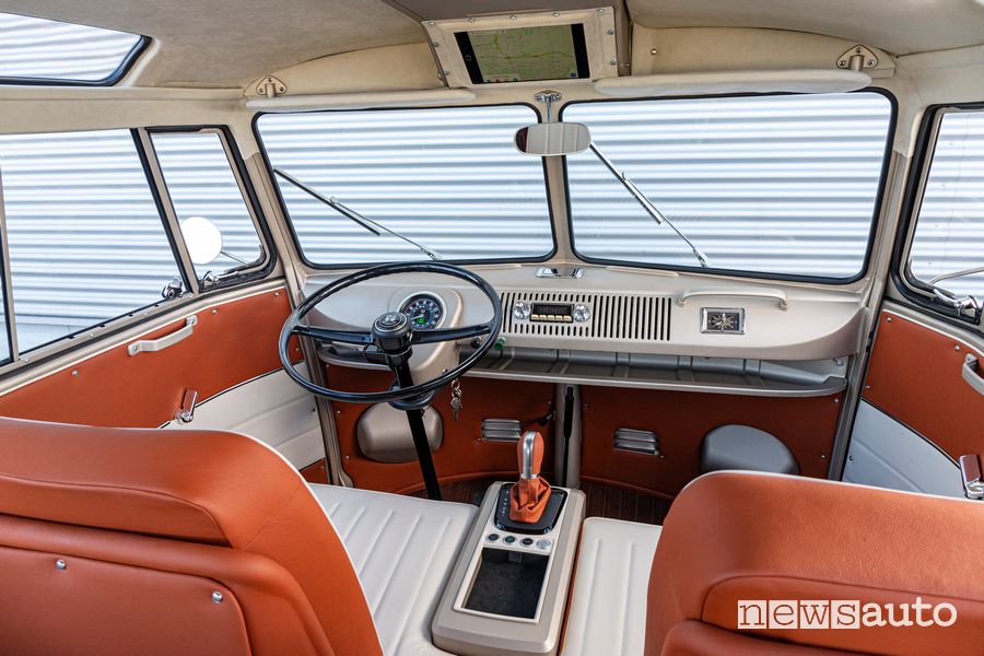 Volante plancia strumenti Volkswagen e-Bulli elettrico