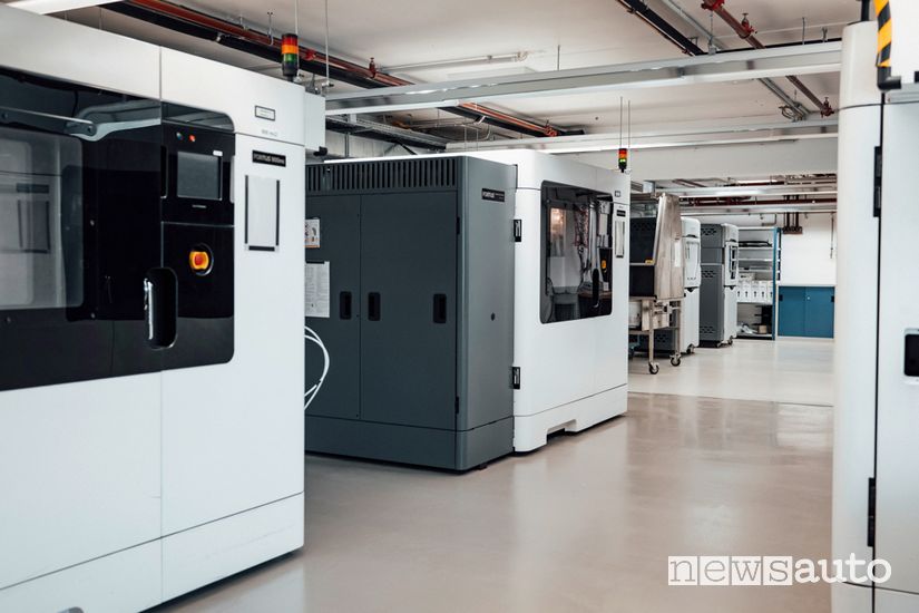 Mercedes-Benz  nella fabbrica stampa in 3D le apparecchiature mediche
