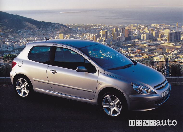 Peugeot 307 Auto dell'Anno 2002