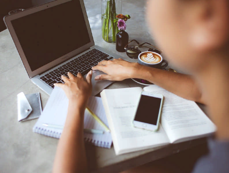 smart working con il Coronavirus si è molto diffuso per necessità il lavoro a casa