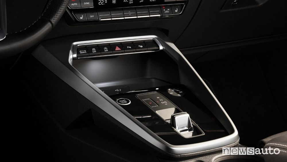 Selettore cambio automatico con tecnologia shift-by-wire abitacolo Audi A3 Sedan