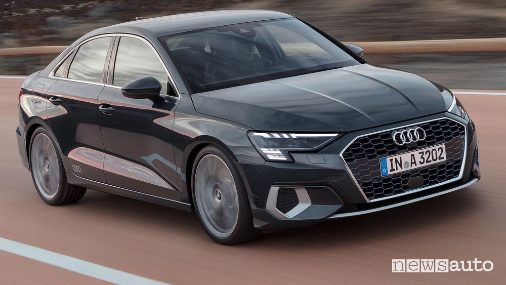 Vista di profilo Audi A3 Sedan