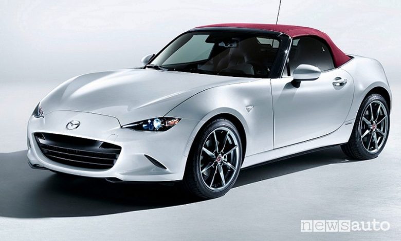Vista di profilo Mazda MX-5 100th Anniversary Special Edition