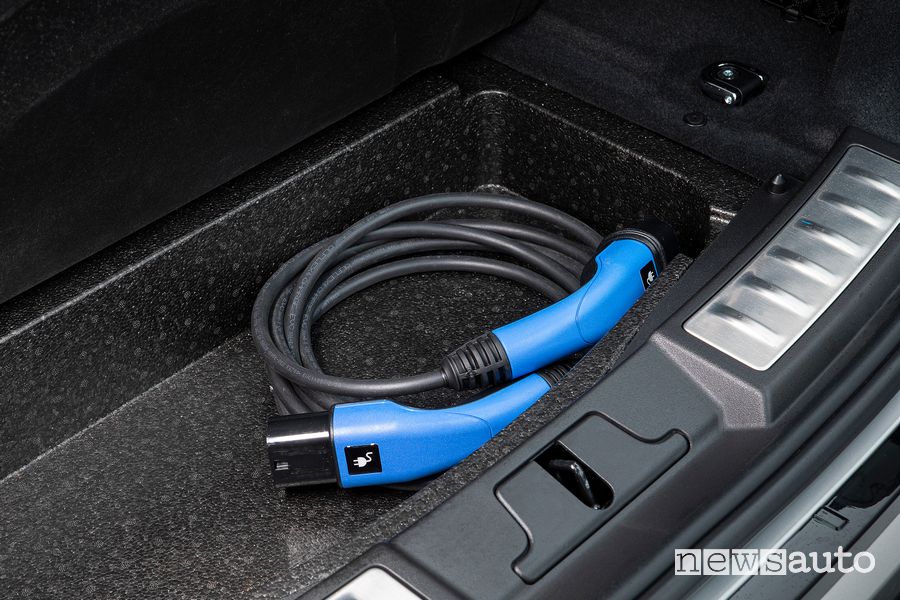 Cavo Mode 2 per la ricarica domestica Range Rover Evoque ibrido plug-in