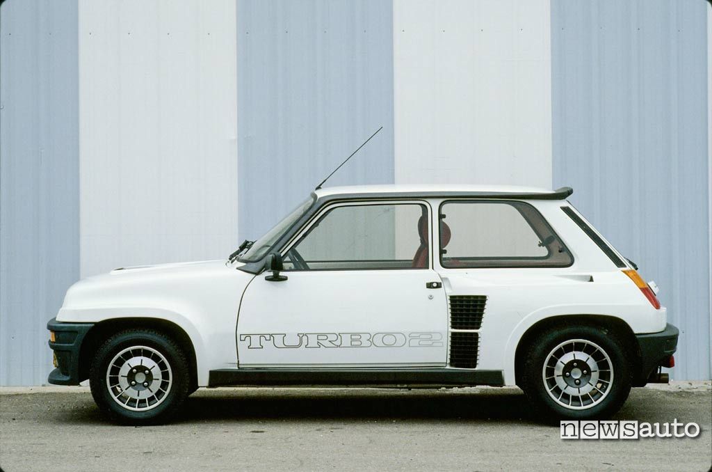 Renault 5 turbo 2 1982 con nuovi interni ripresi dalla 5 Alpine Turbo
